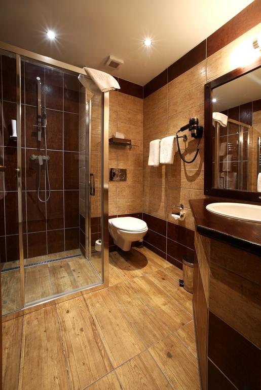 Apartments & Suites Zluta Hruska プルゼニ エクステリア 写真