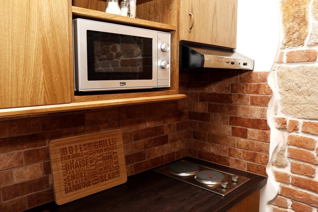 Apartments & Suites Zluta Hruska プルゼニ エクステリア 写真